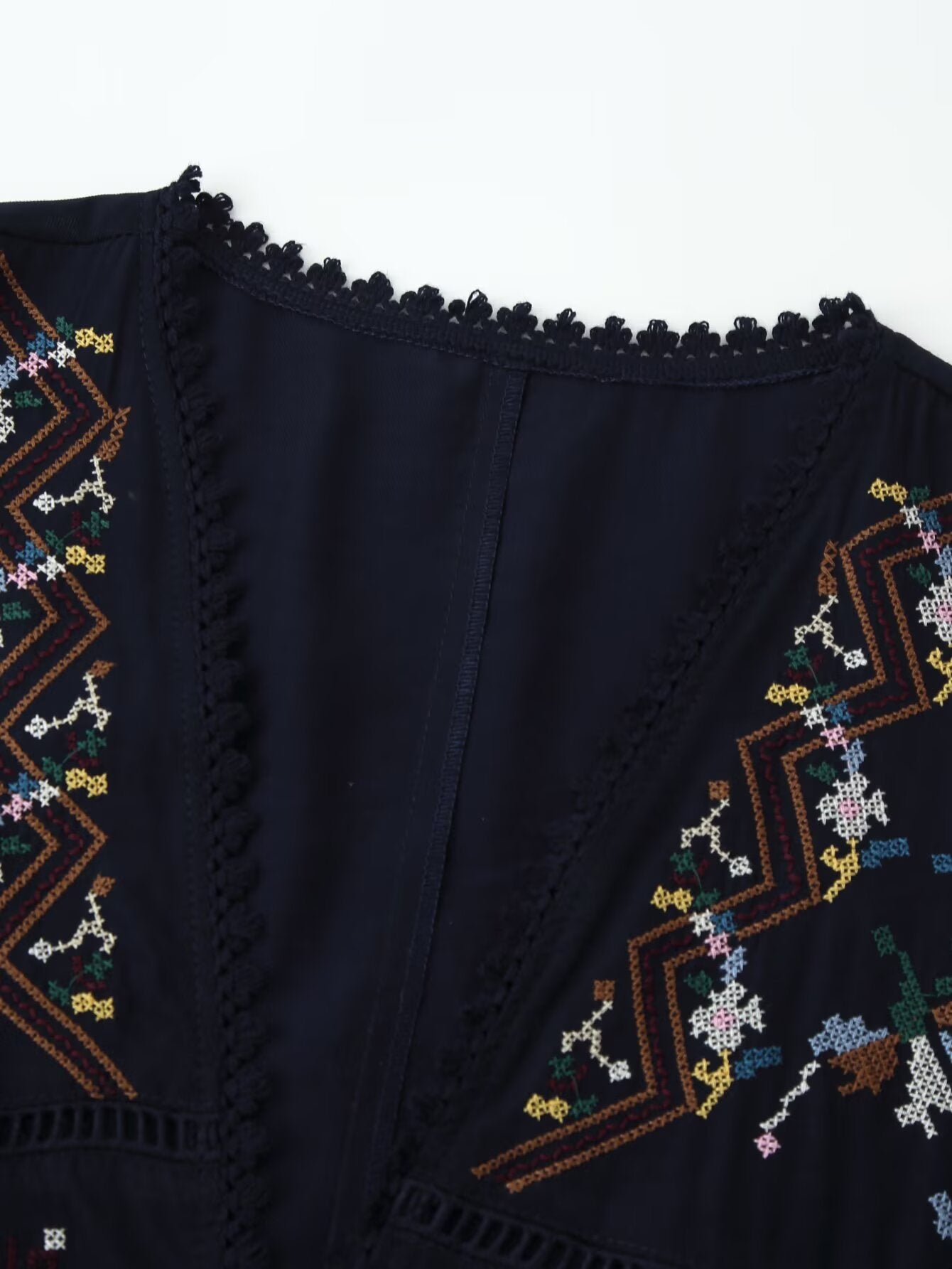 Women Clothing Fashionable Floral Embroidered Short Top