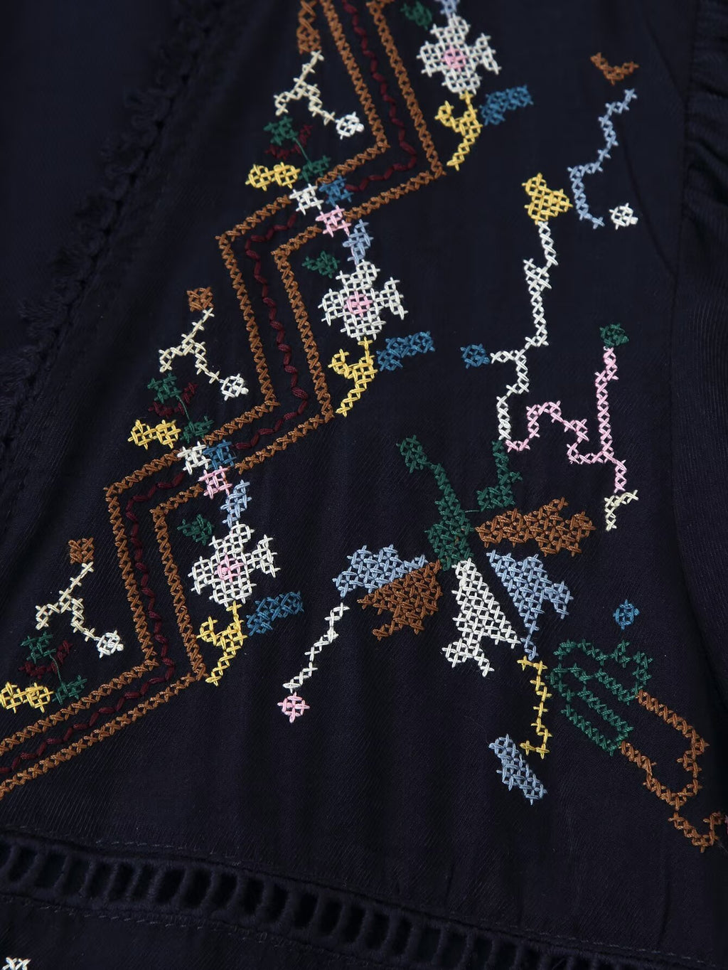 Women Clothing Fashionable Floral Embroidered Short Top
