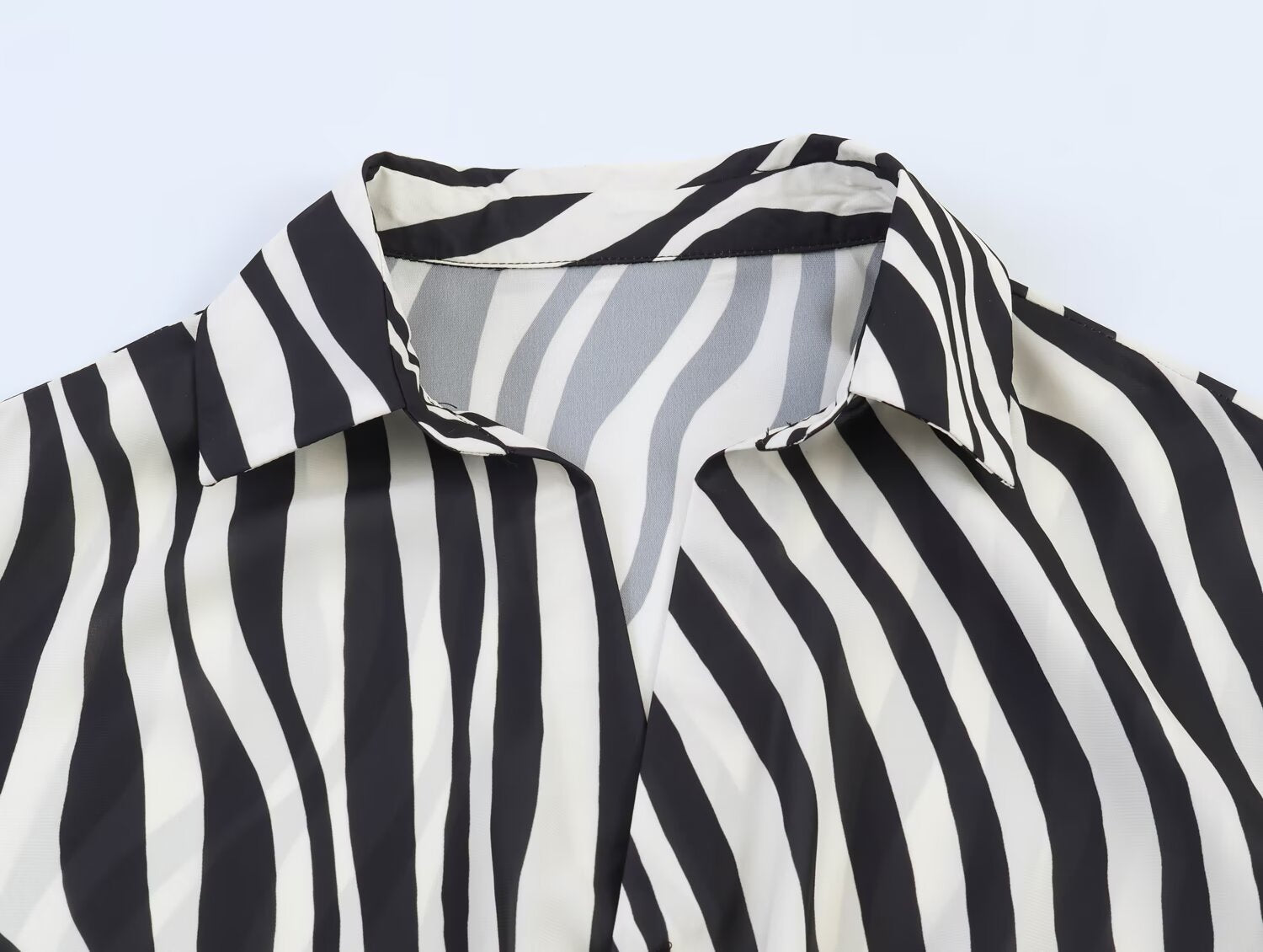 Women Clothing Chic Fashionable Feather Animal Print Shirt