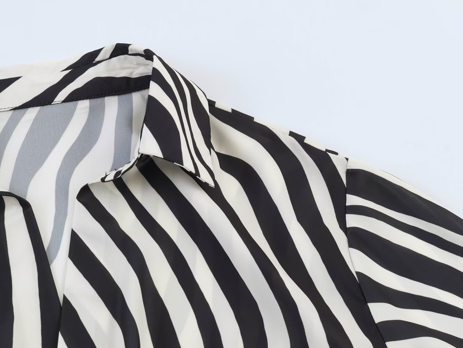 Women Clothing Chic Fashionable Feather Animal Print Shirt