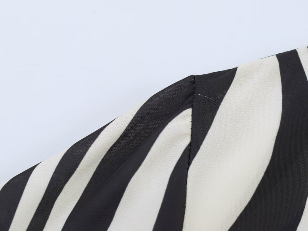 Women Clothing Chic Fashionable Feather Animal Print Shirt