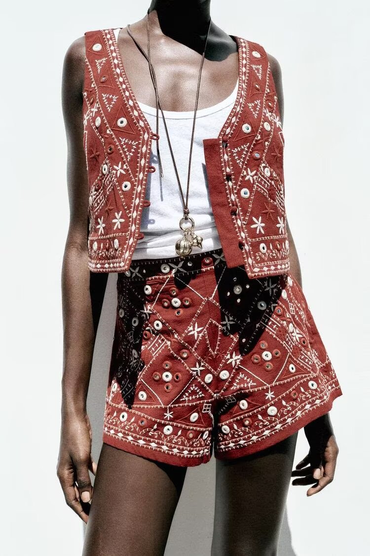 Summer Women Clothing Mirror Surface Result Embroidered Vest Shorts Sets