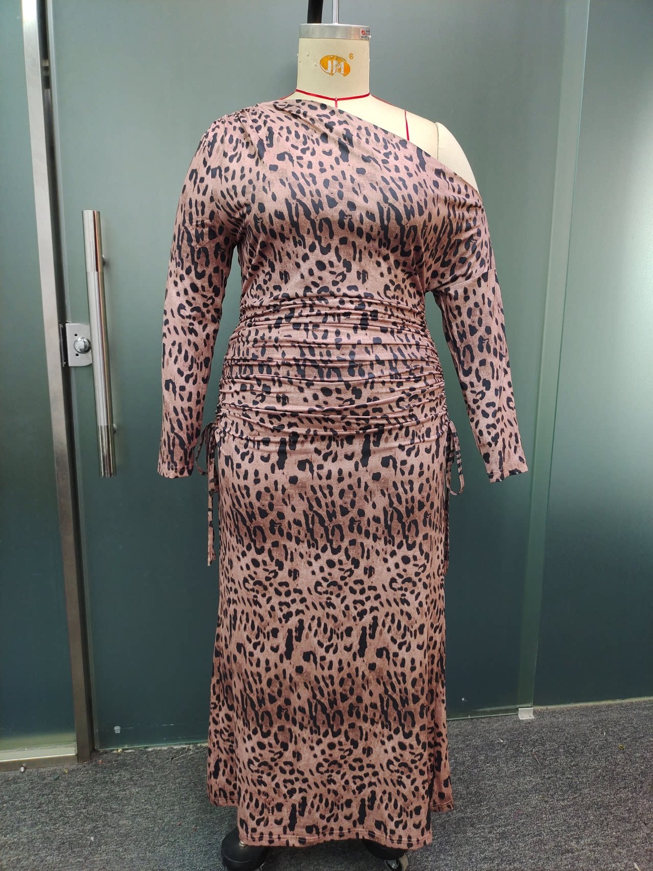Women's Plus-Size Leopard Print One-Shoulder Maxi Dress
