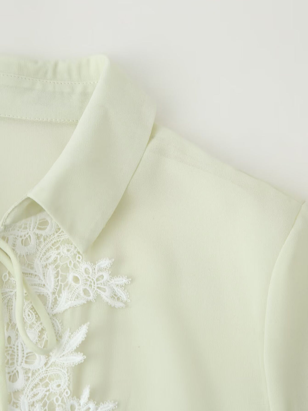 Women's Collared Lace Stitching Embroidery Tie Neck Lantern Sleeve Shirt Bohemian