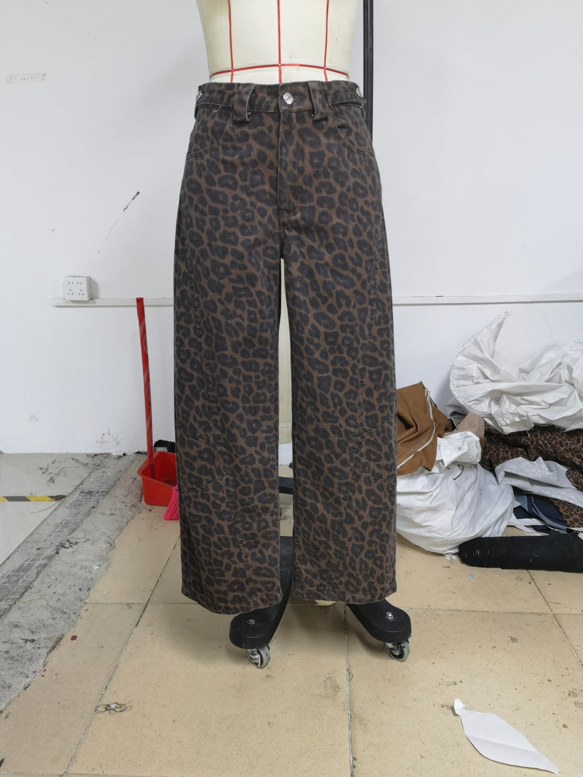 Women's Leopard Wide Leg Jeans