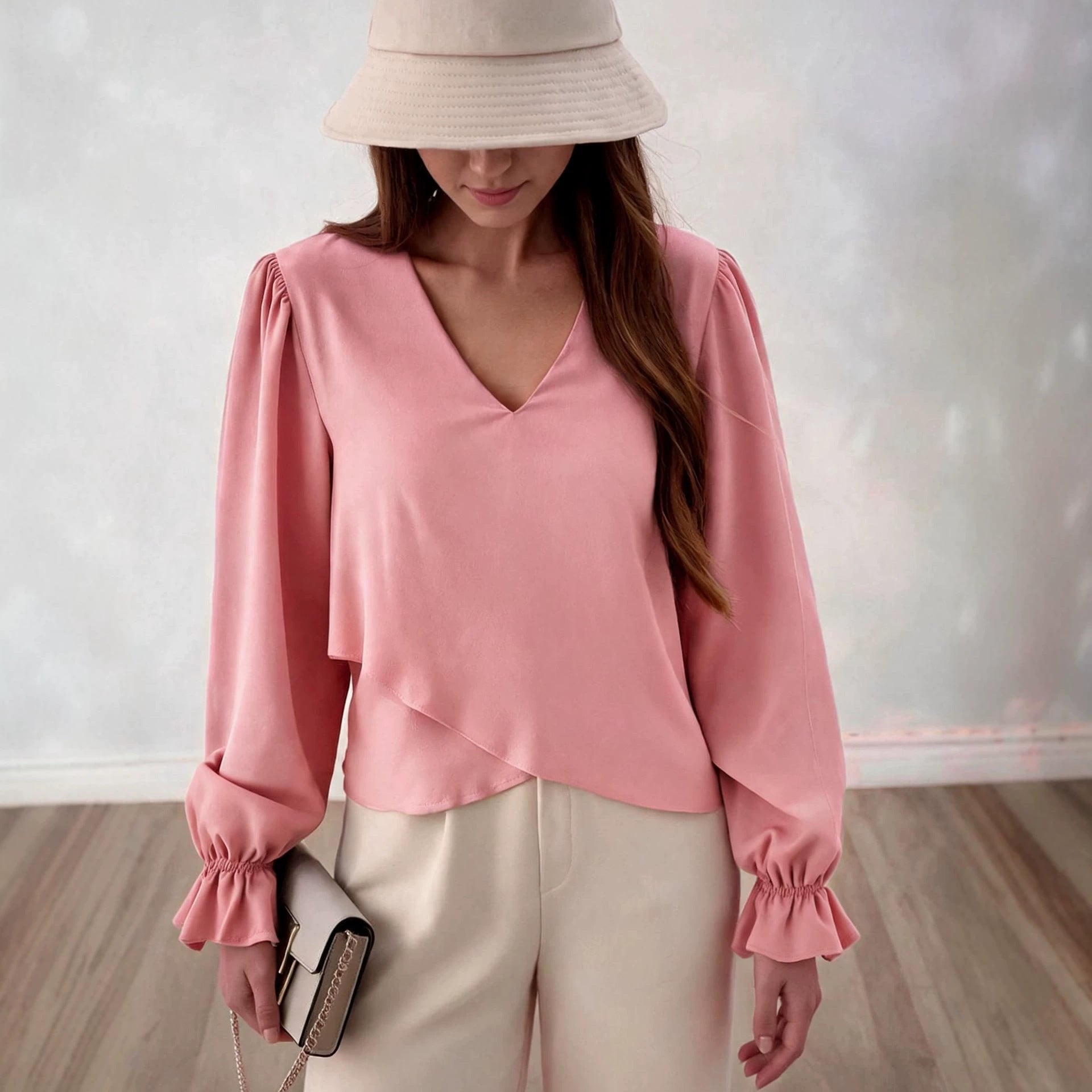 Women's pink V-neck balloon-sleeve blouse
