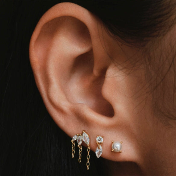 Zircon horseshoe tassel flat-back stud earring
