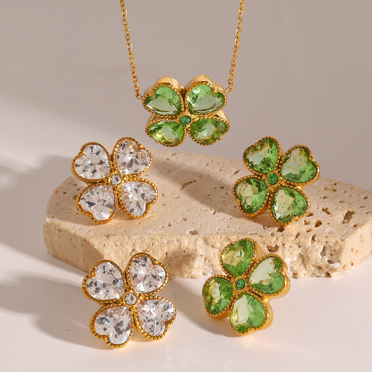 Zircon four-leaf clover heart jewelry coordinates