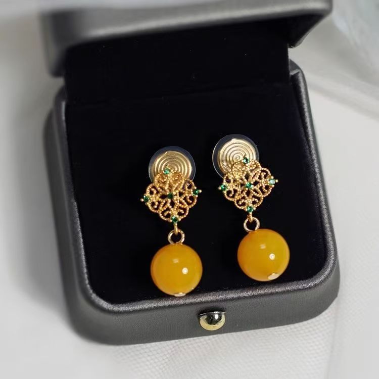 Vintage green rhinestone clip-on earrings