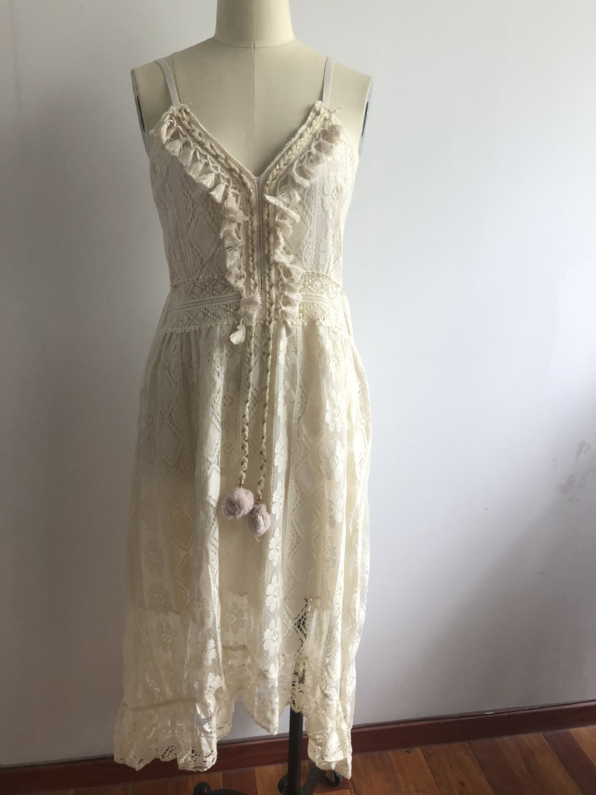 Lace Spaghetti-Strap Maxi Dress