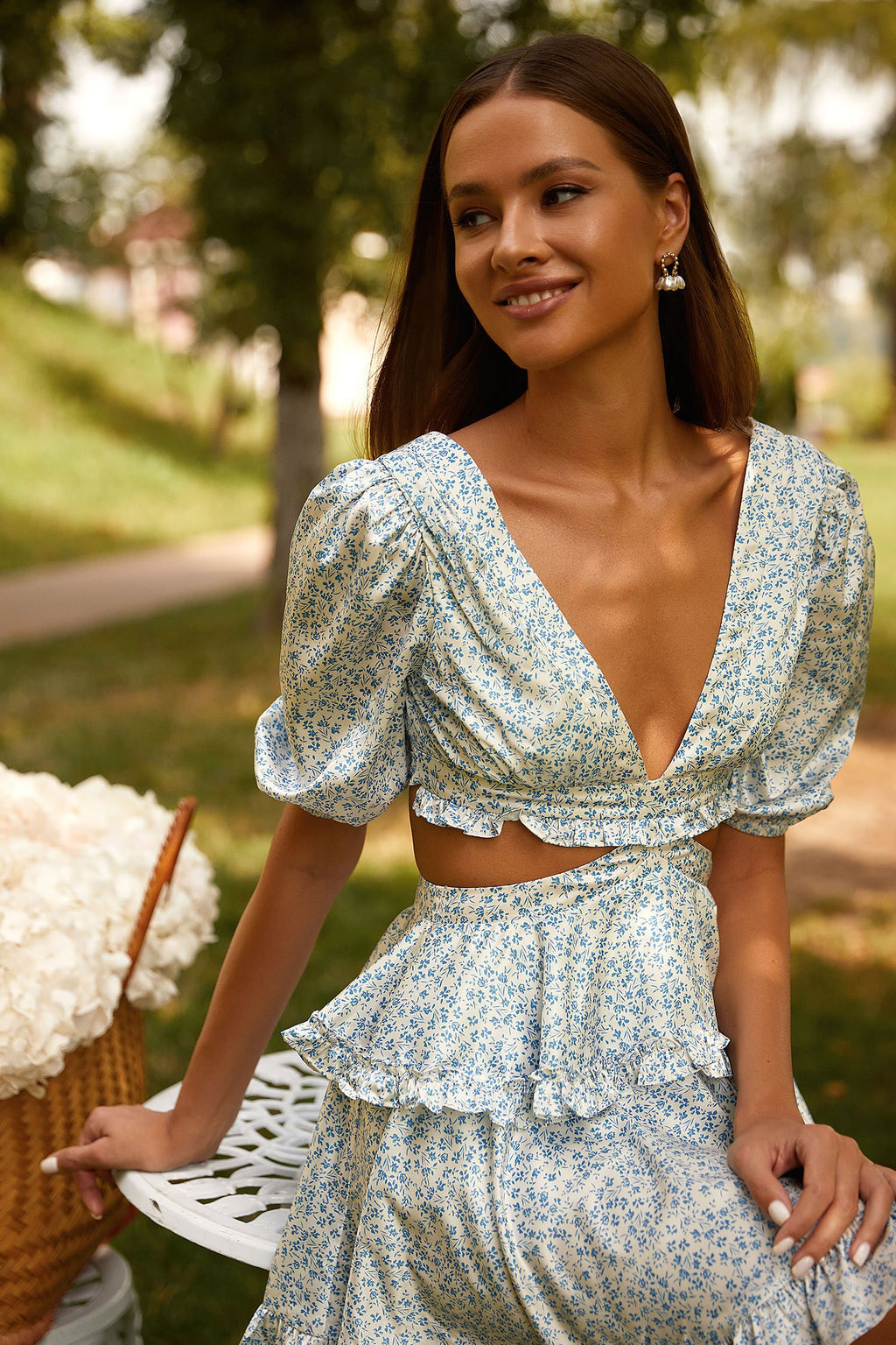 Women's V-Neck Floral Cutout Short-Sleeve Mini Dress