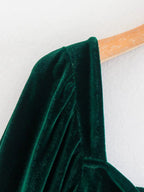 Women's Green Velvet Sweetheart Long Sleeve Mini Dress
