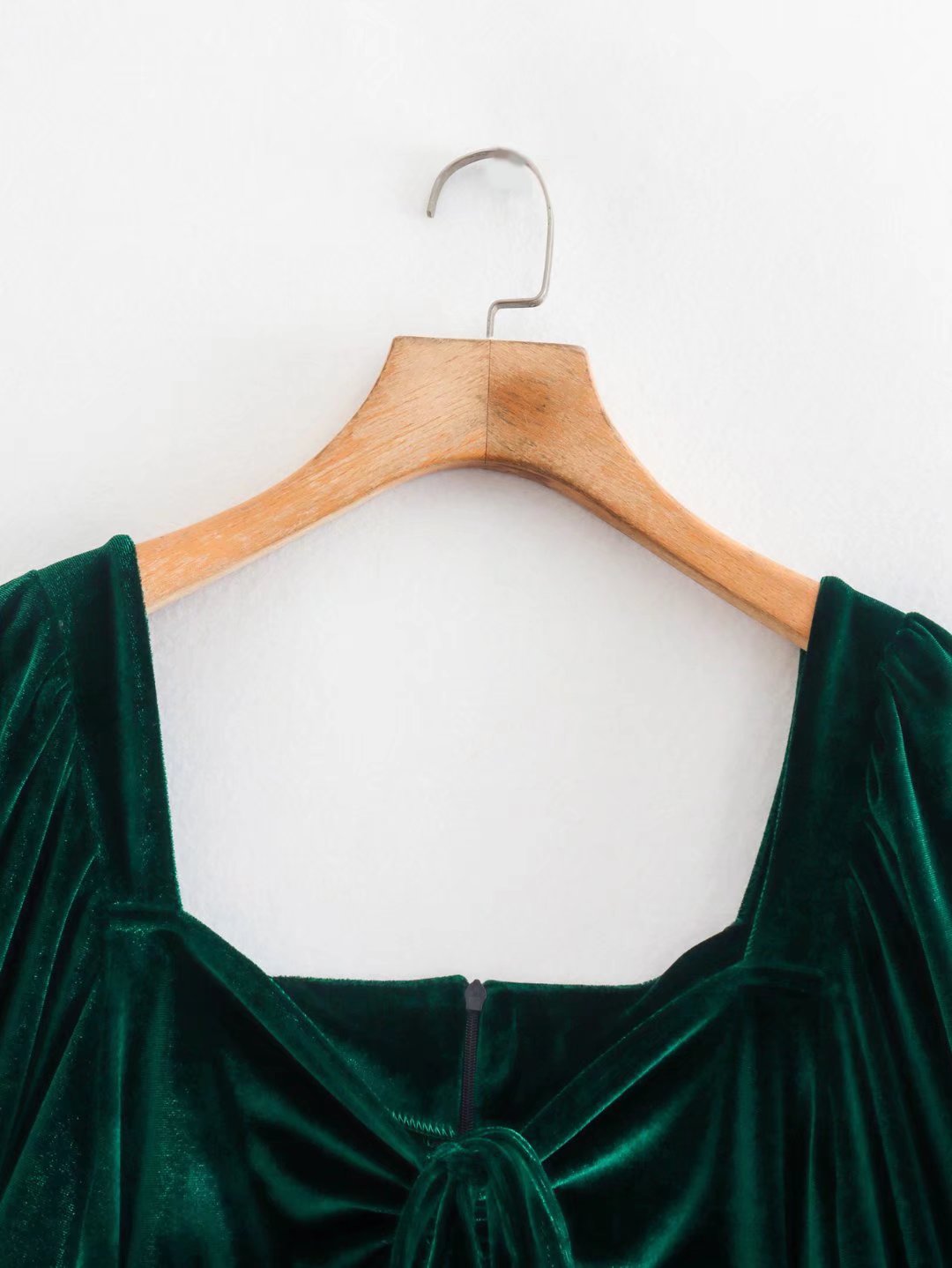 Women's Green Velvet Sweetheart Long Sleeve Mini Dress