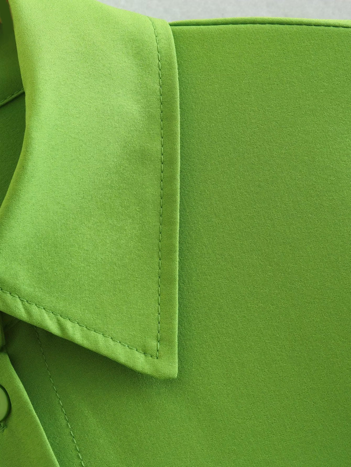 Women's Apple Green Single-Breasted Shirt Fashionable Women Polo Collar Long-Sleeved Shirt Women