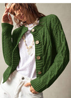Green cable-textured cropped cardigan, round neck, gold buttons, slim fit