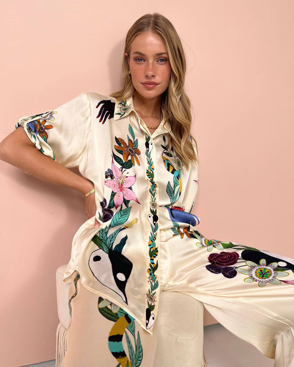 Graffiti Printing Satin Short Sleeved Collared Shirt Trousers Casual Two Piece Suit Amplified craft