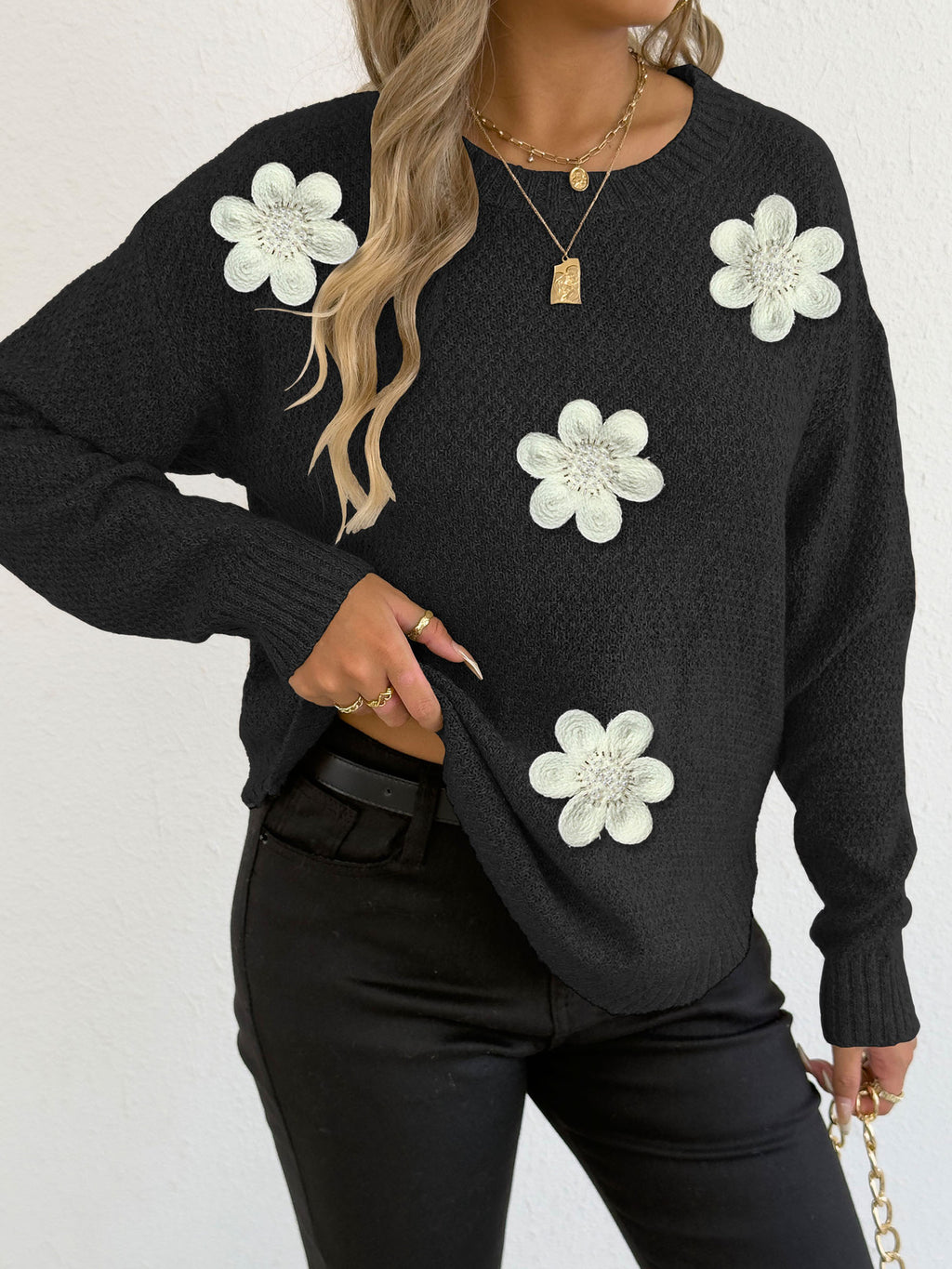 Black 4 White Flower Beads