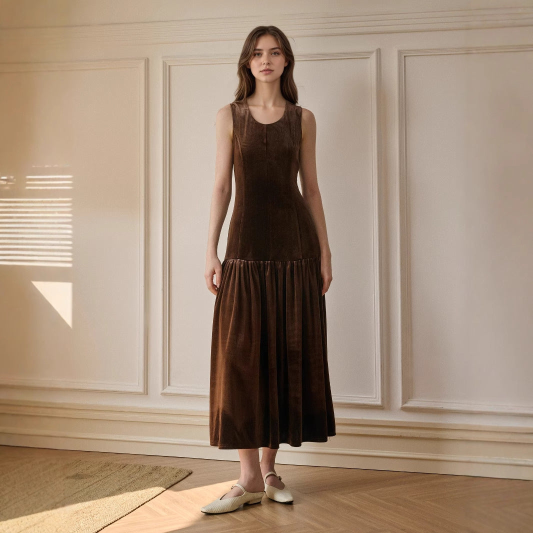 Brown velvet sleeveless dress with pleated hem and round neckline