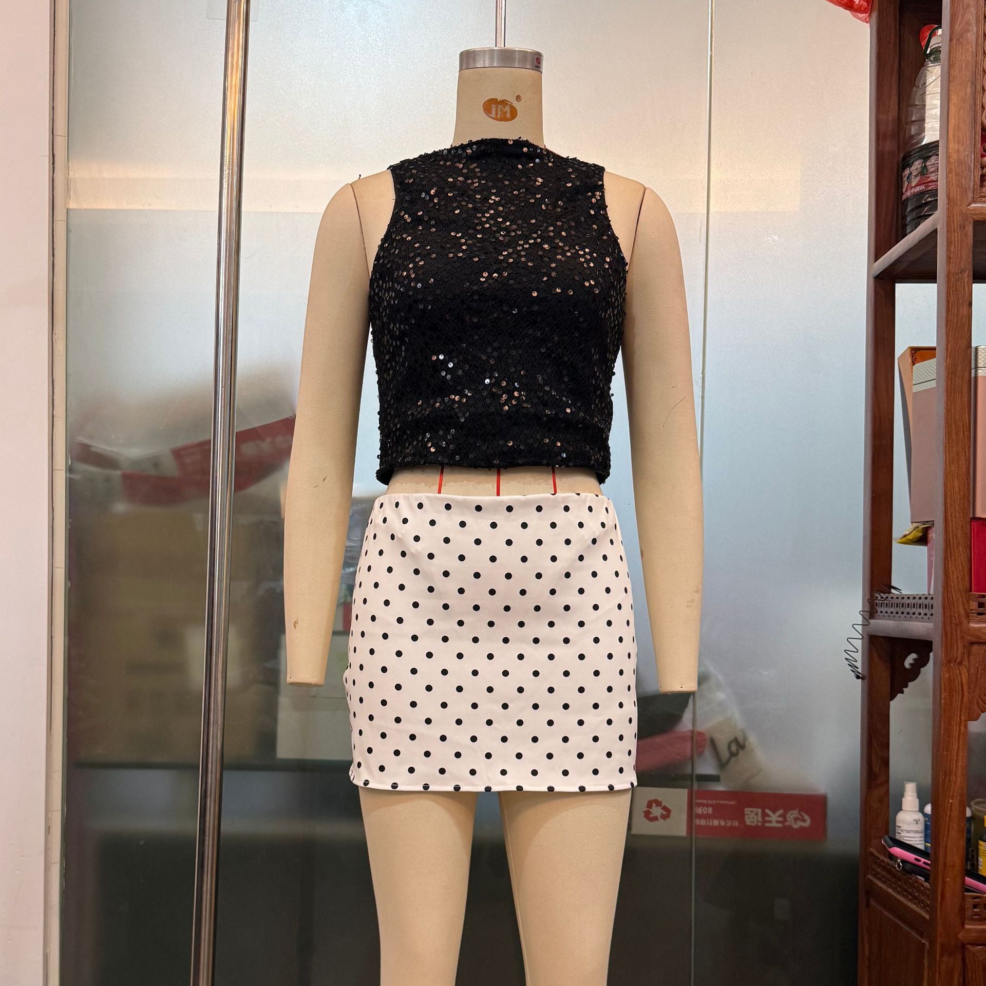 Beige polka dots