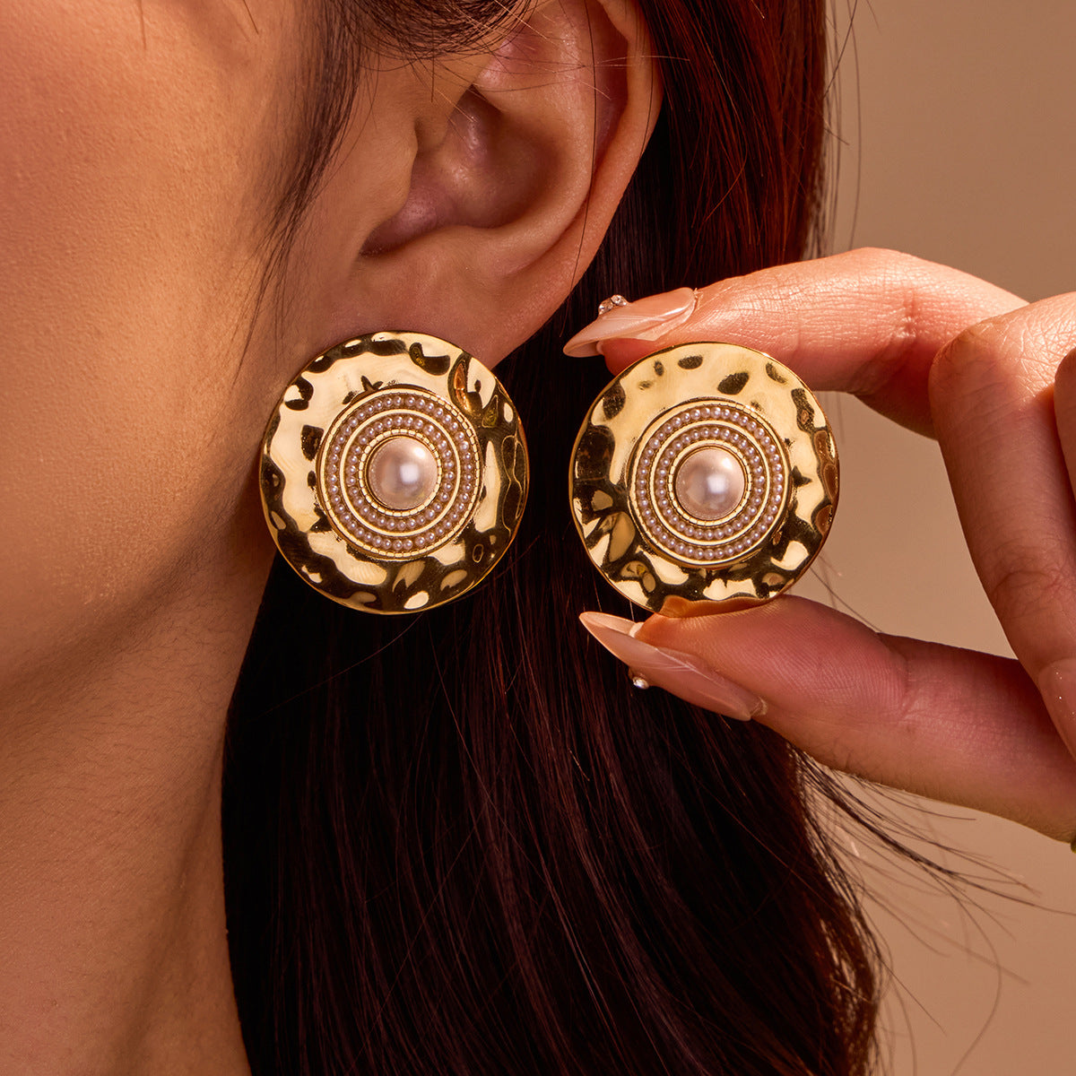 Design Retro Exaggerated Pearl Earrings Earrings French Advanced Stainless Steel Earrings