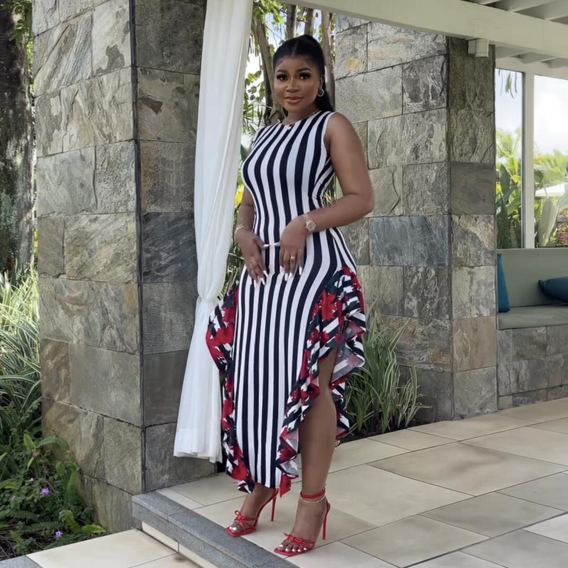 Women's Crew-Neck Floral Stripe Ruffle Sleeveless Maxi Dress