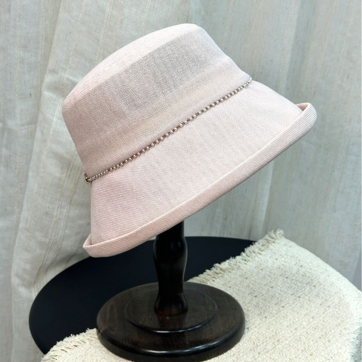Women's Pearl Chain Bucket Hat