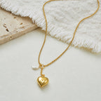 Women's Pearl Crescent Moon Necklace