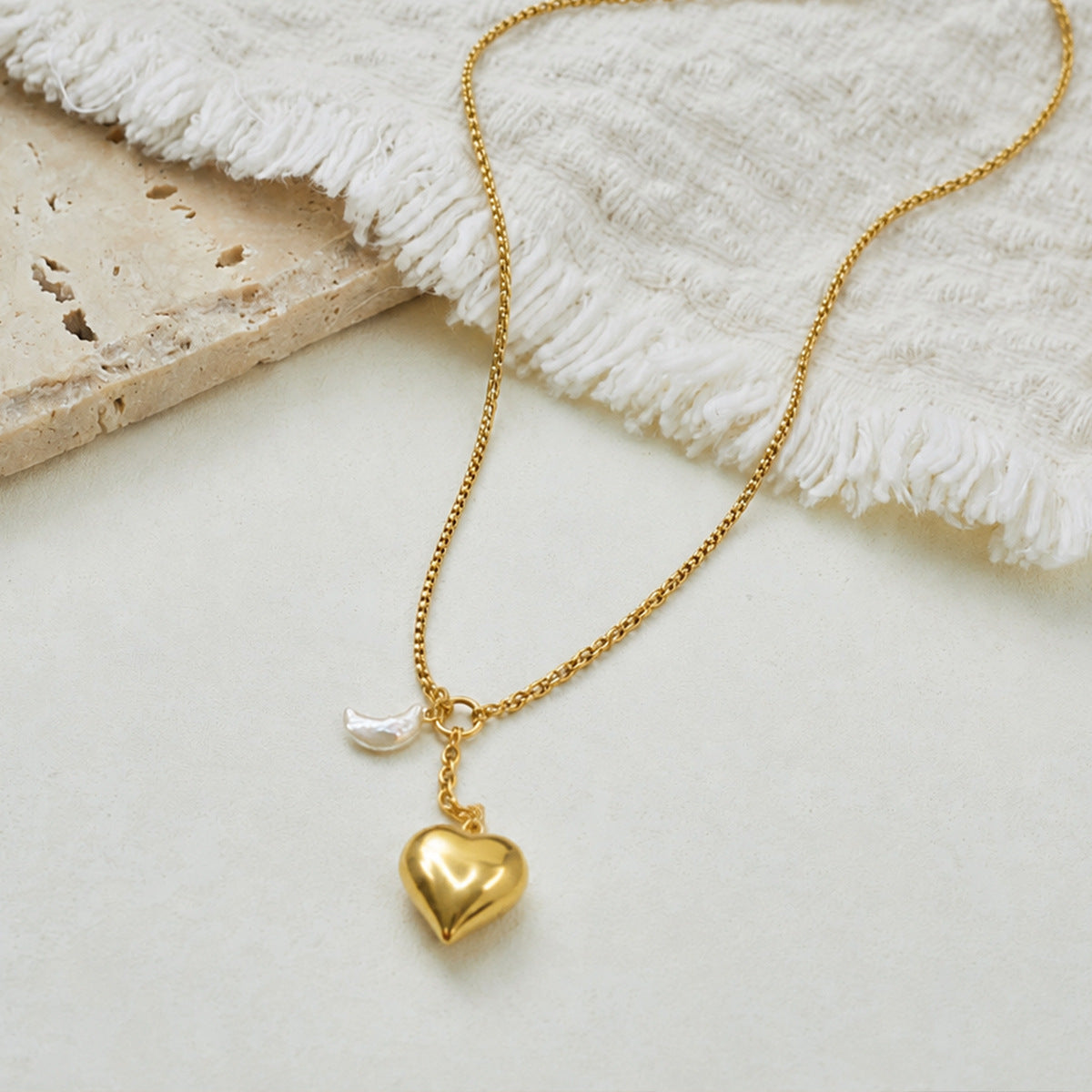 Women's Pearl Crescent Moon Necklace