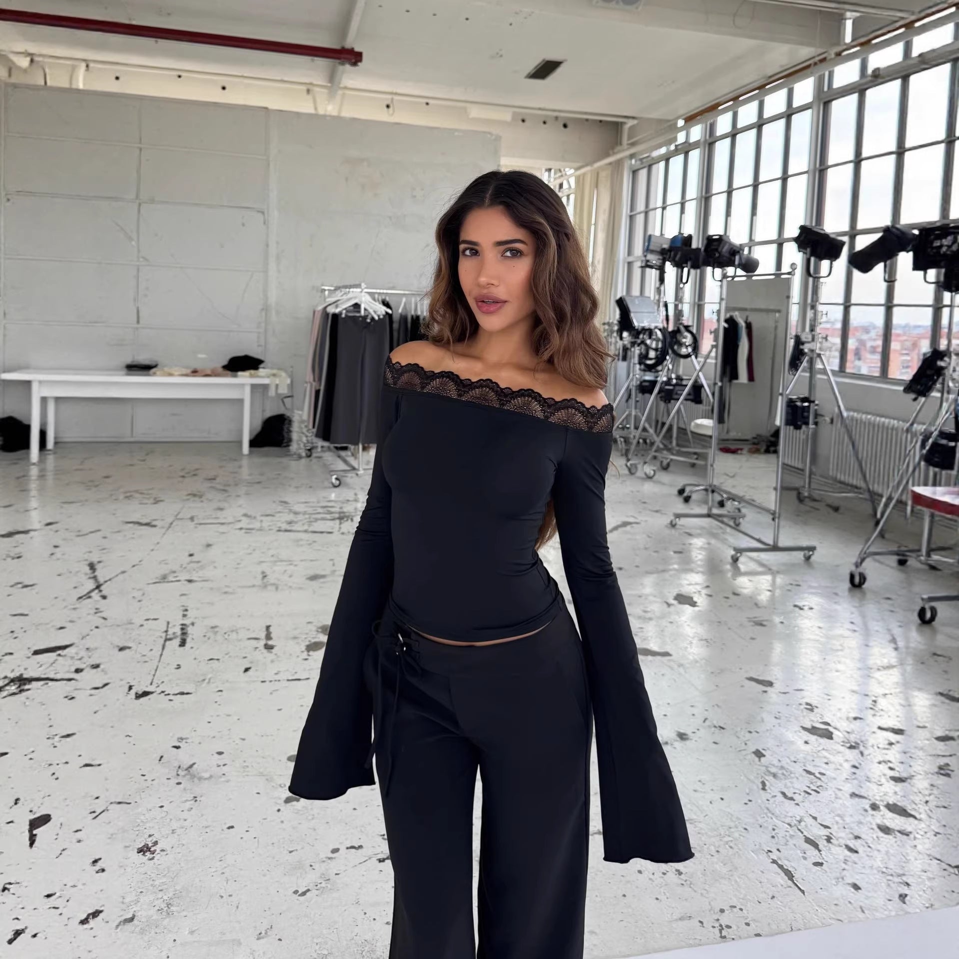Off-Shoulder Eyelash Lace Slim Fit Blouse