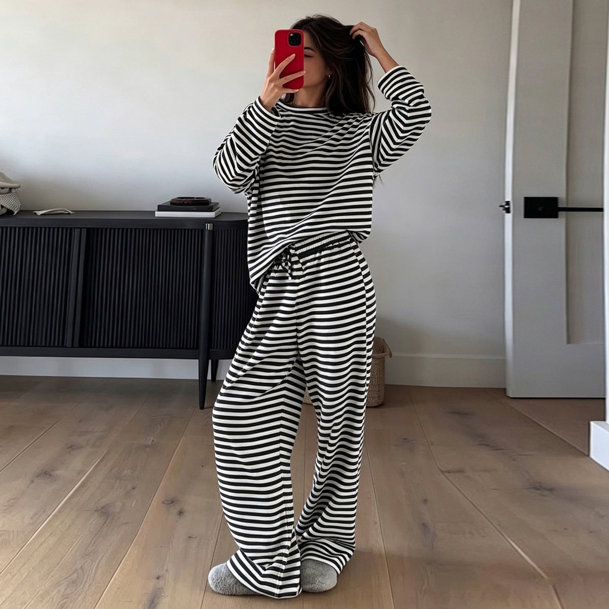 Women's Simple Round Neck Striped Loose Long Sleeve Top Drawstring