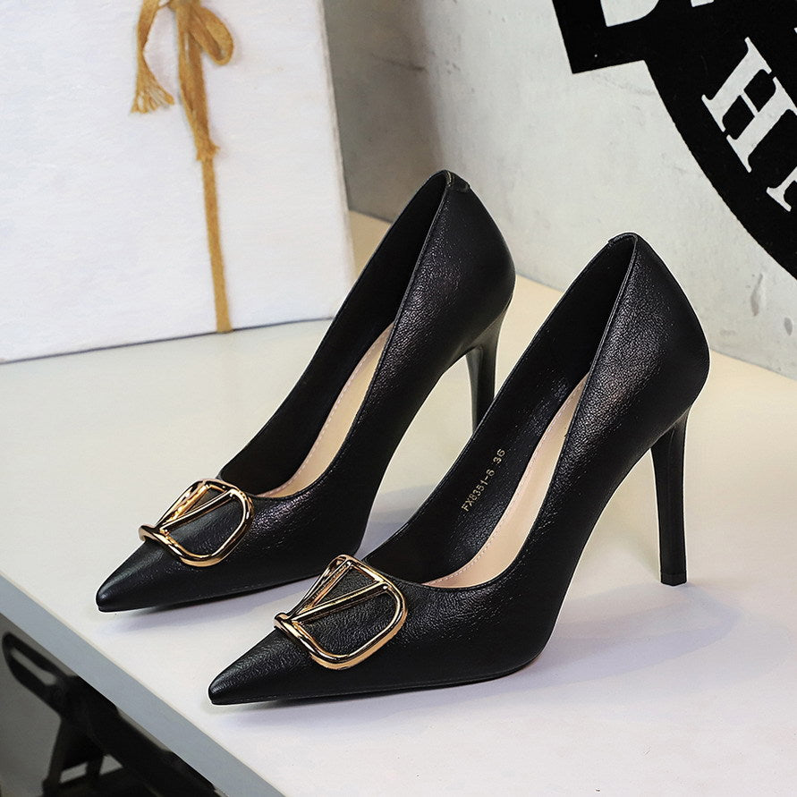 Women's Metal V Buckle Pointed Toe Super High Heel Stiletto Heel Slip On Pana Pattern