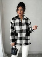 Black and White Lattice Pattern