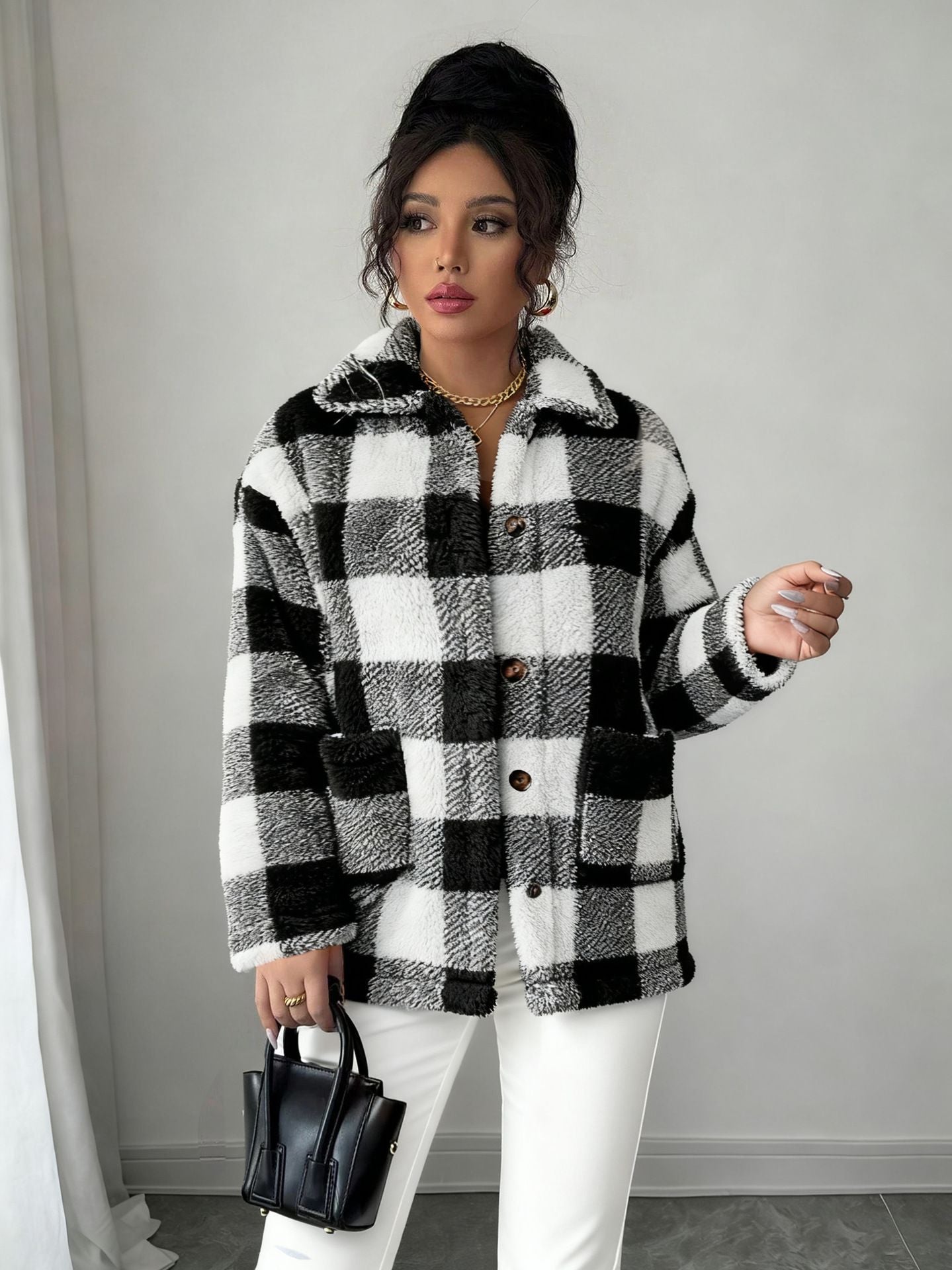 Black and White Lattice Pattern