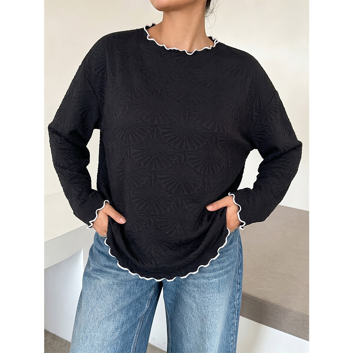 Women's Jacquard Wave-Texture Crew-Neck Sweater