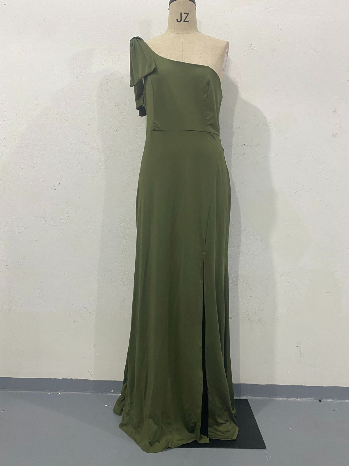 blackish green