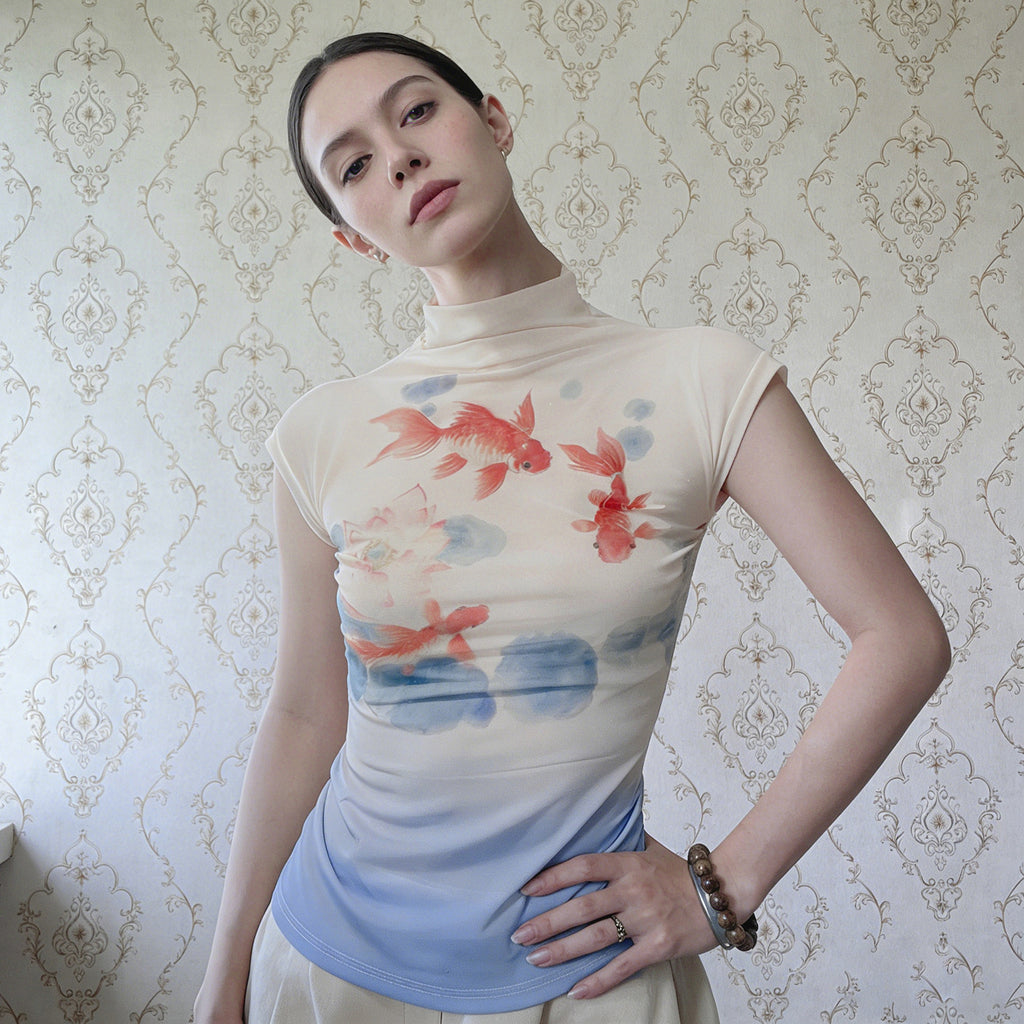Women’s Ivory Goldfish Graphic Stand Collar T Shirt