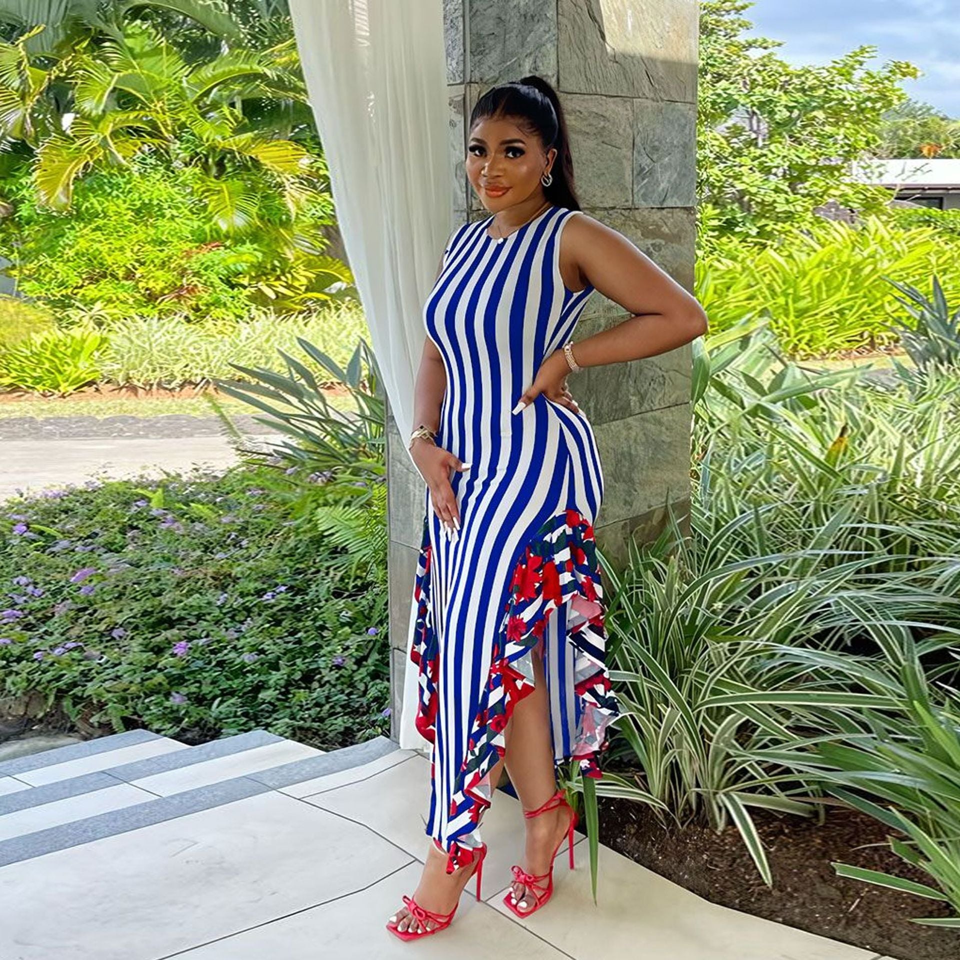 Women's Crew-Neck Floral Stripe Ruffle Sleeveless Maxi Dress