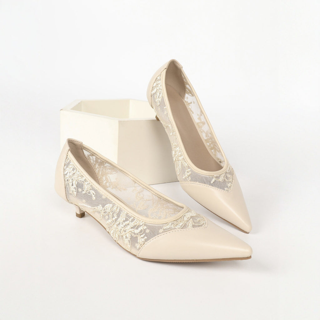Women's French Lace Pointed-Toe Low-Heel Shoes