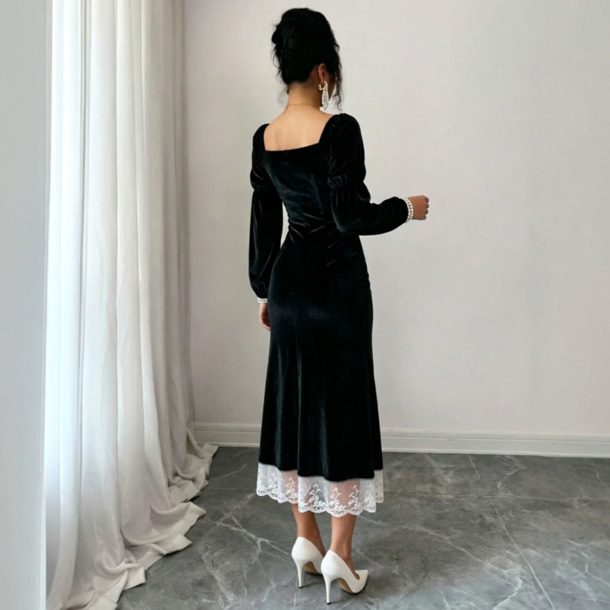 French Hepburn Wind Black Velvet Dress for Women Autumn Winter High Sense Cocktail Long Sleeve Black Dress