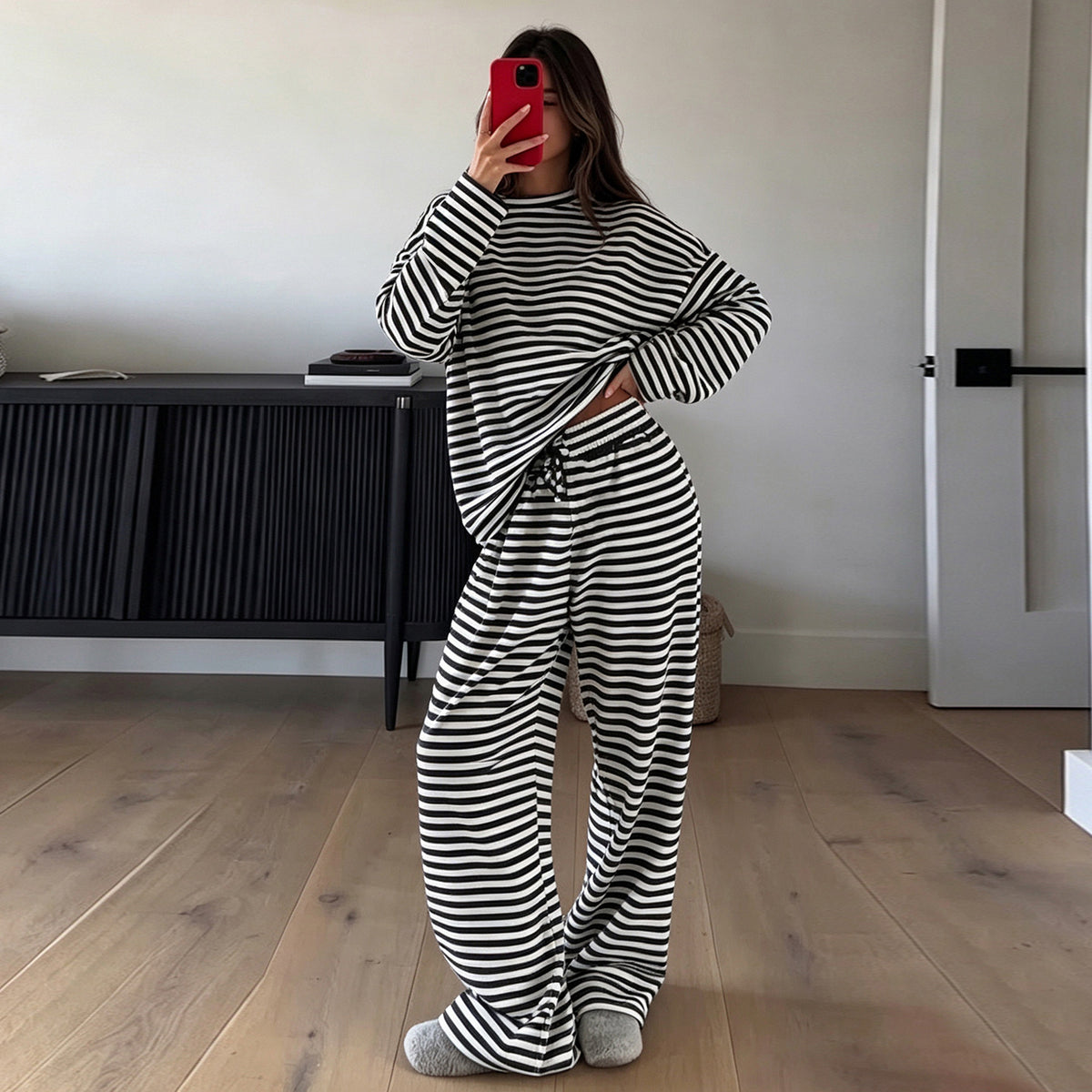 Women's Simple Round Neck Striped Loose Long Sleeve Top Drawstring