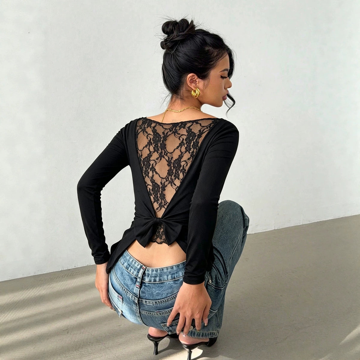 Women's Off-Shoulder Lace Backless Long-Sleeve Top