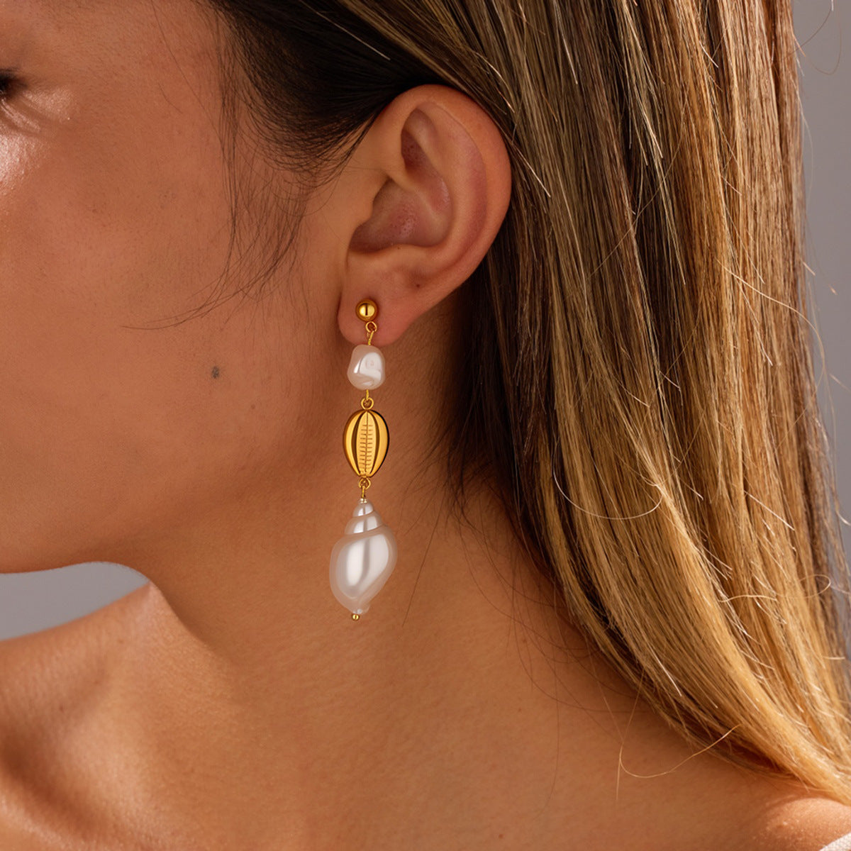 Women's Pearl Shell Tassel Earrings