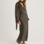 Elegant Women Clothing Autumn Design Pleated Dress Fashionable Scarf V neck Long Sleeve Narrow Maxi Dress