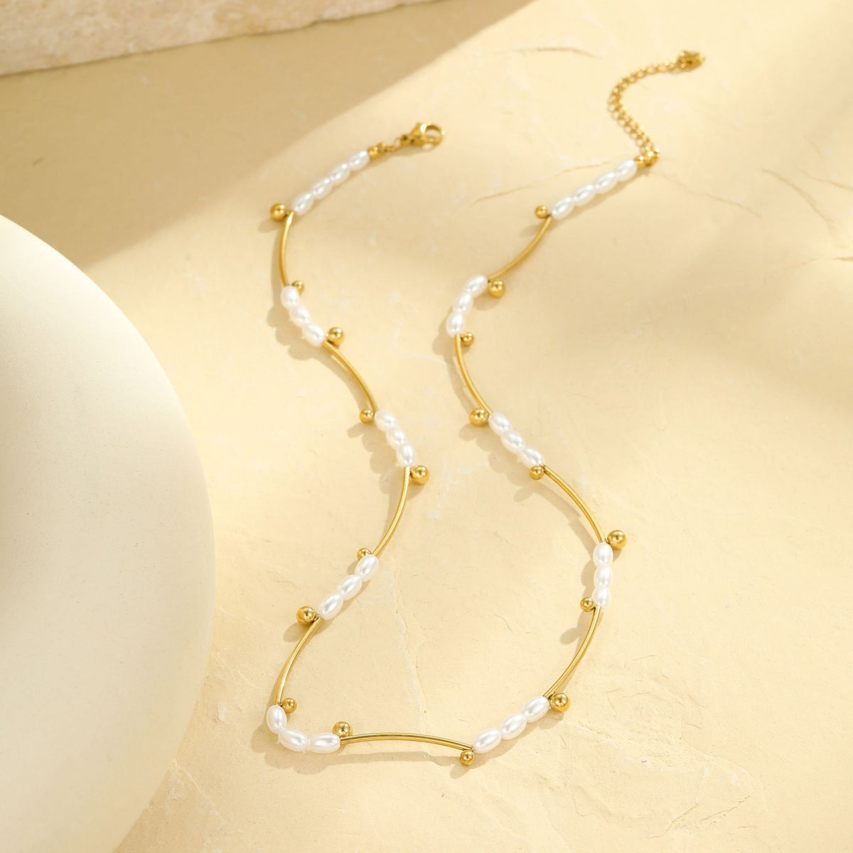 French Hepburn Advanced Baroque Imitation Pearl Necklace