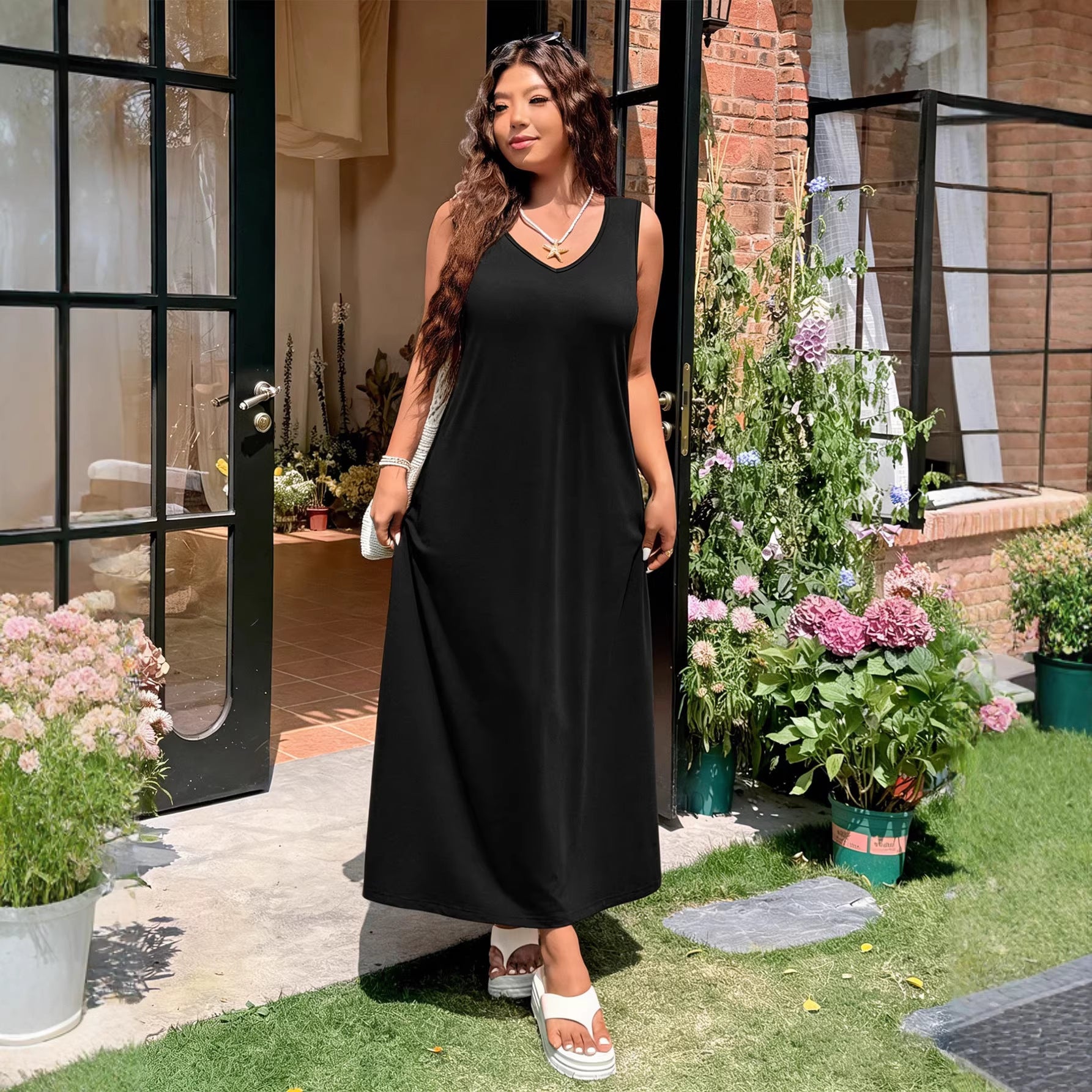 Women's Plus Size V-Neck Knit Maxi Dress