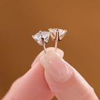 S925 silver four-prong moissanite stud earrings